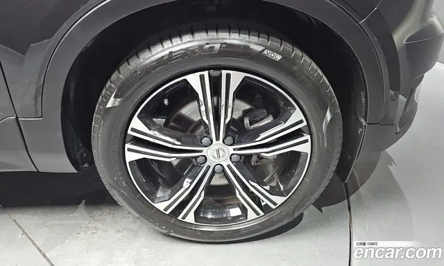 Volvo XC40 2019 2.0 автомат (гидро), миниатюра 7 Volvo XC40 2019 2.0 автомат (гидро), миниатюра 7
