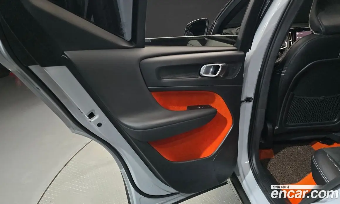 Volvo XC40 2021 2.0 автомат (гидро), фото 15 Volvo XC40 2021 2.0 автомат (гидро), фото 15