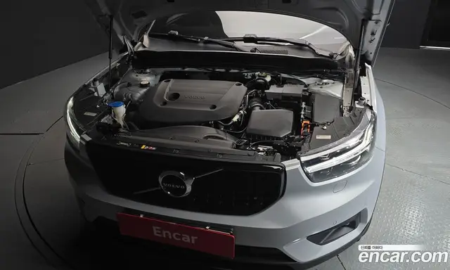 Volvo XC40 2021 2.0 автомат (гидро), миниатюра 6 Volvo XC40 2021 2.0 автомат (гидро), миниатюра 6