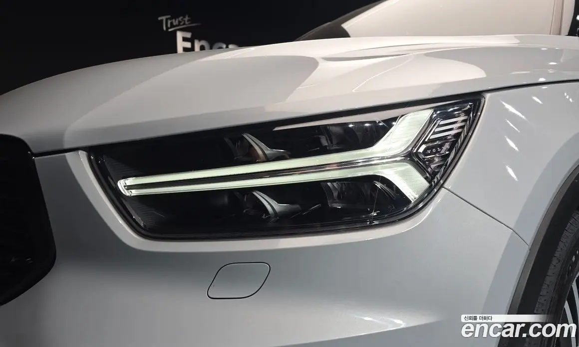 Volvo XC40 2021 2.0 автомат (гидро), фото 8 Volvo XC40 2021 2.0 автомат (гидро), фото 8