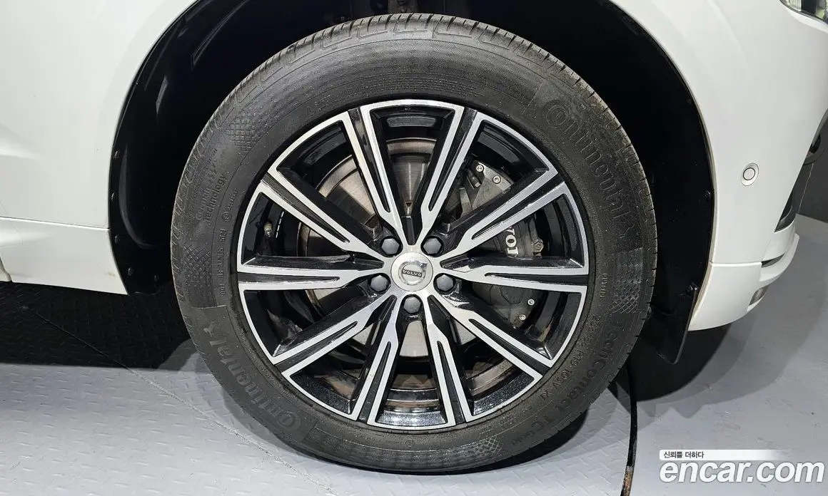 Volvo XC60 2020 2.0 автомат (гидро), фото 5 Volvo XC60 2020 2.0 автомат (гидро), фото 5