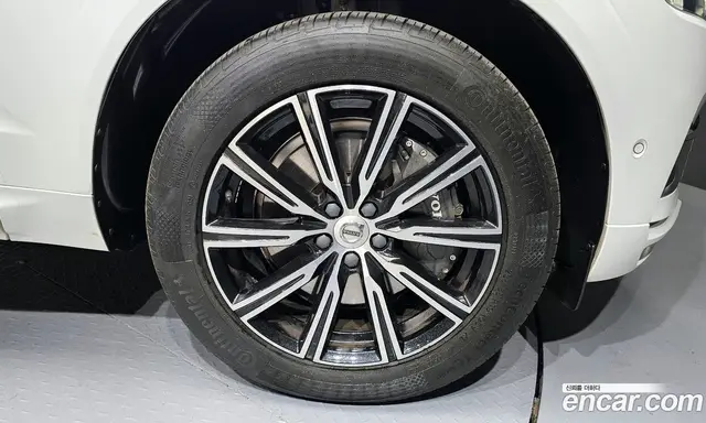 Volvo XC60 2020 2.0 автомат (гидро), миниатюра 5 Volvo XC60 2020 2.0 автомат (гидро), миниатюра 5