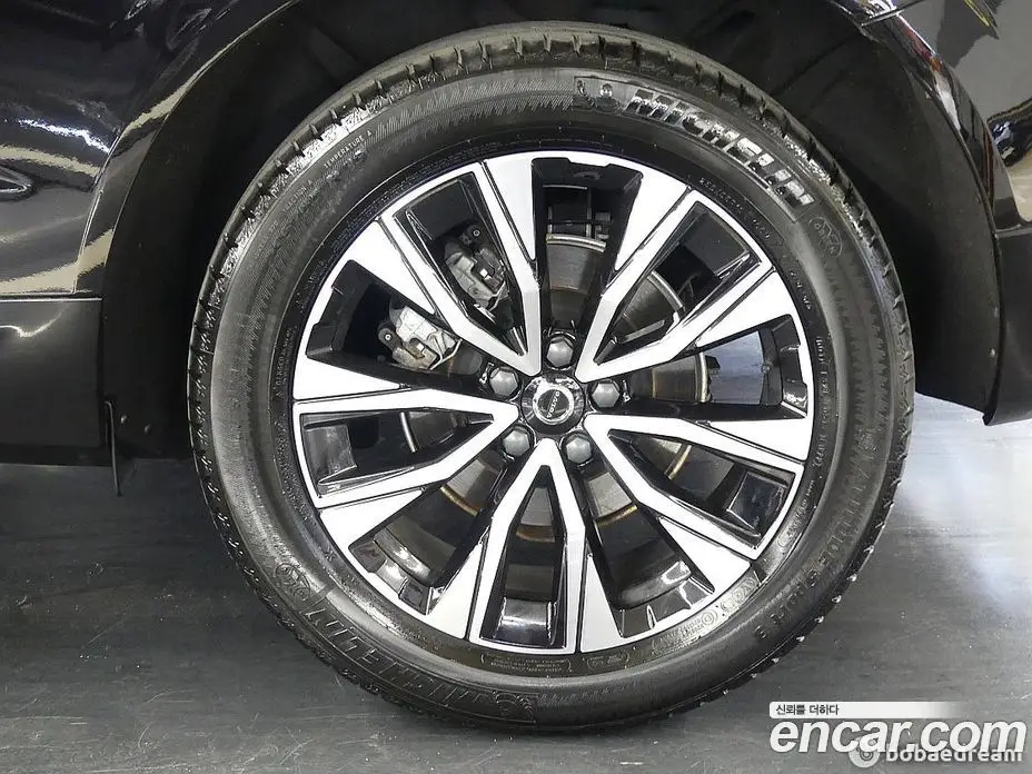 Volvo XC60 2022 2.0 автомат (гидро), фото 5 Volvo XC60 2022 2.0 автомат (гидро), фото 5
