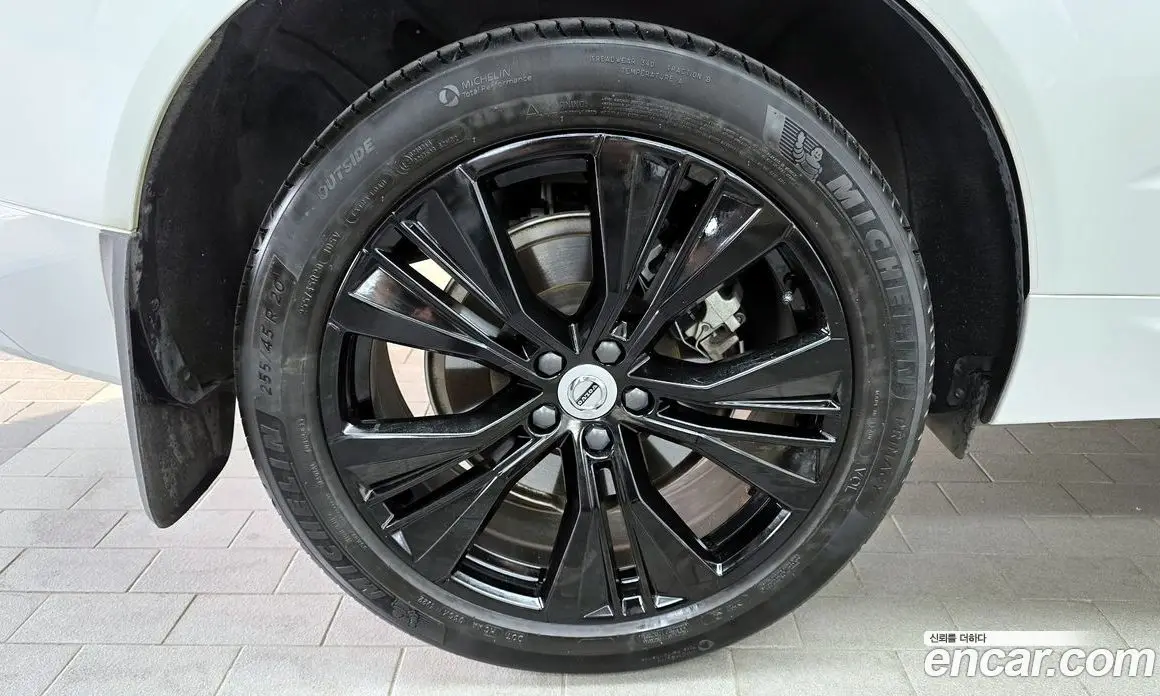 Volvo XC60 2022 2.0 автомат (гидро), фото 5 Volvo XC60 2022 2.0 автомат (гидро), фото 5
