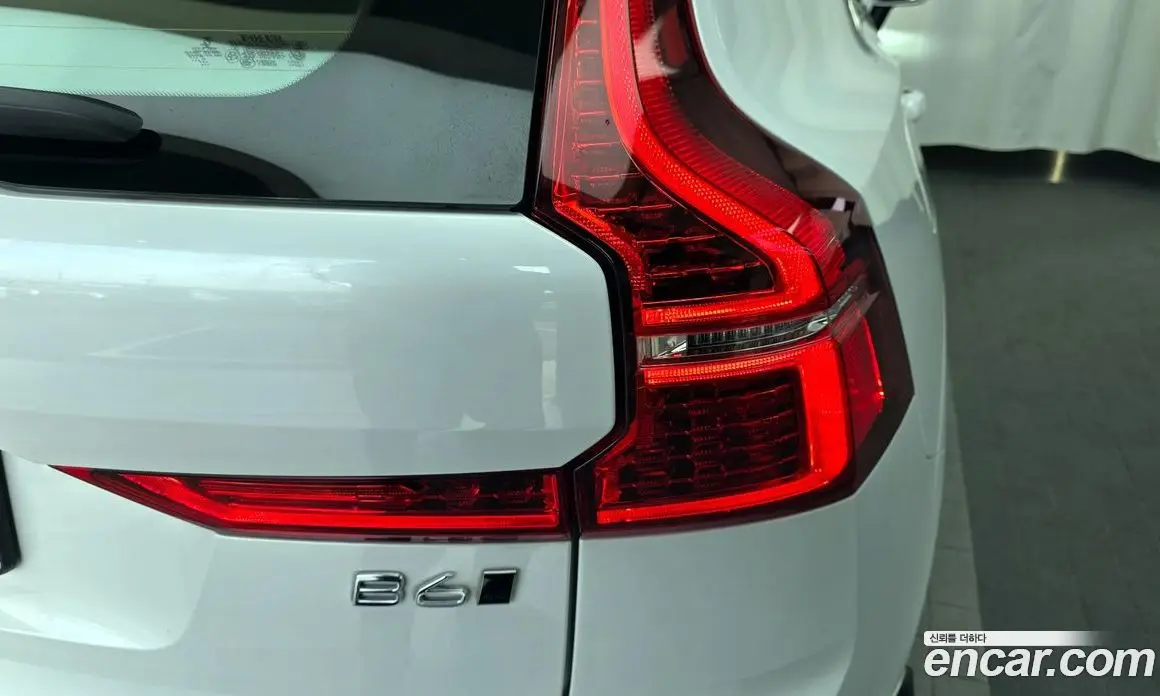 Volvo XC60 2022 2.0 автомат (гидро), фото 9 Volvo XC60 2022 2.0 автомат (гидро), фото 9