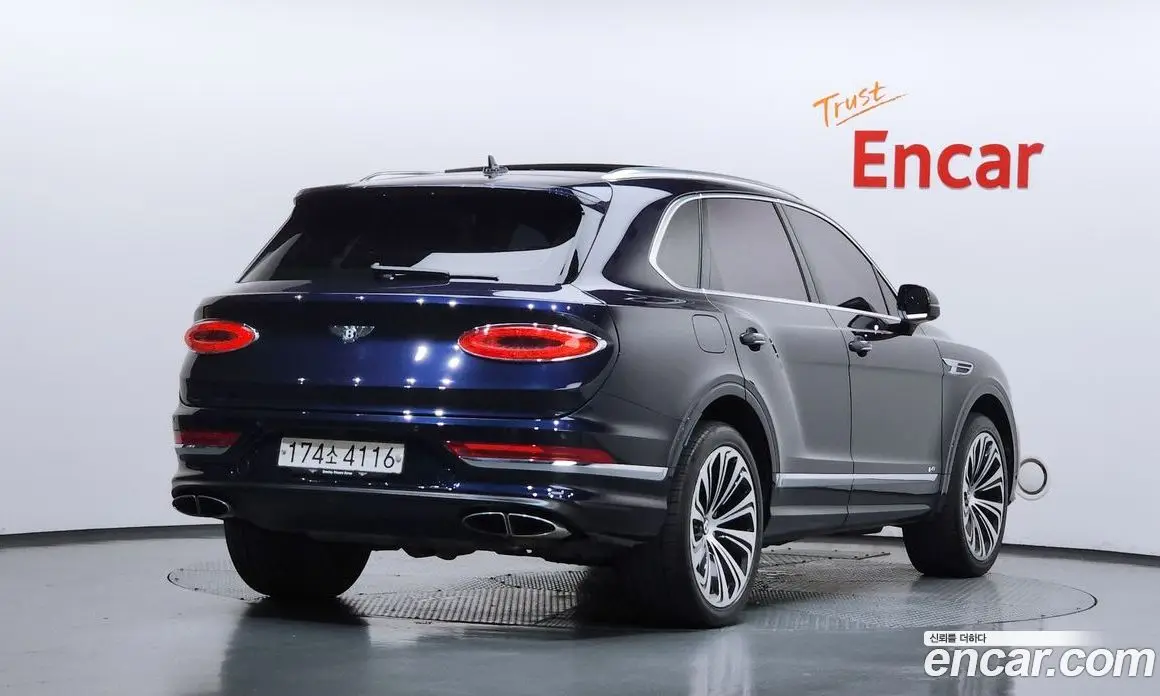Bentley Bentayga 2022 4.0 автомат (гидро), фото 2