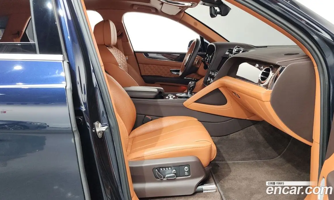 Bentley Bentayga 2022 4.0 автомат (гидро), фото 16
