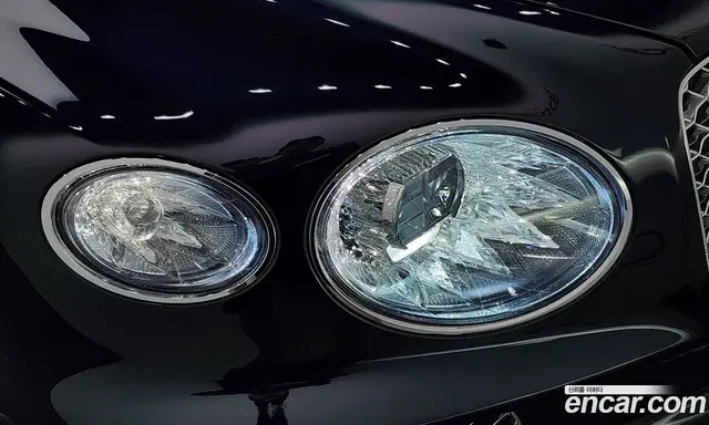 Bentley Bentayga 2022 4.0 автомат (гидро), миниатюра 8