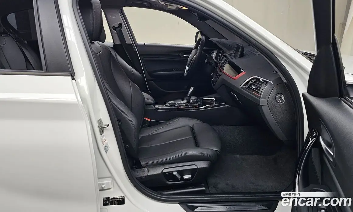BMW 1 серия 2019 2.0 автомат (гидро), фото 16