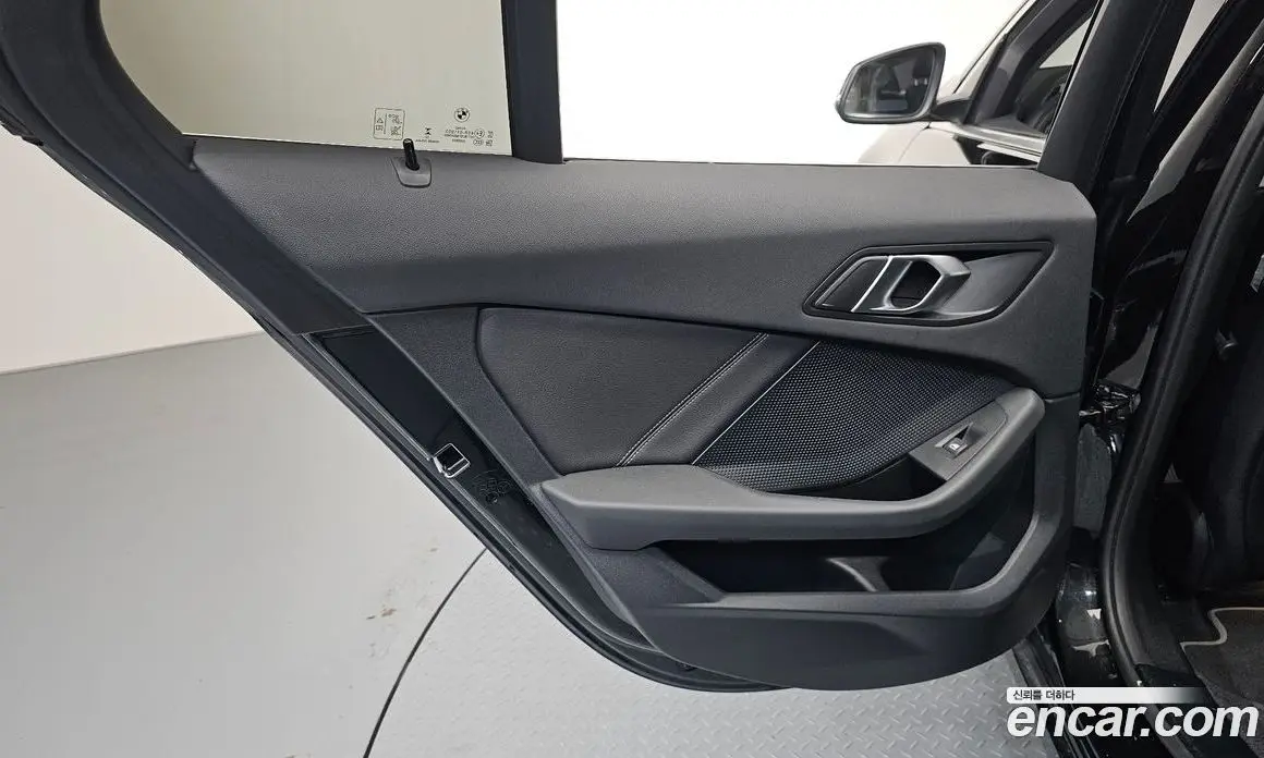 BMW 1 серия 2023 2.0 автомат (гидро), фото 15 BMW 1 серия 2023 2.0 автомат (гидро), фото 15