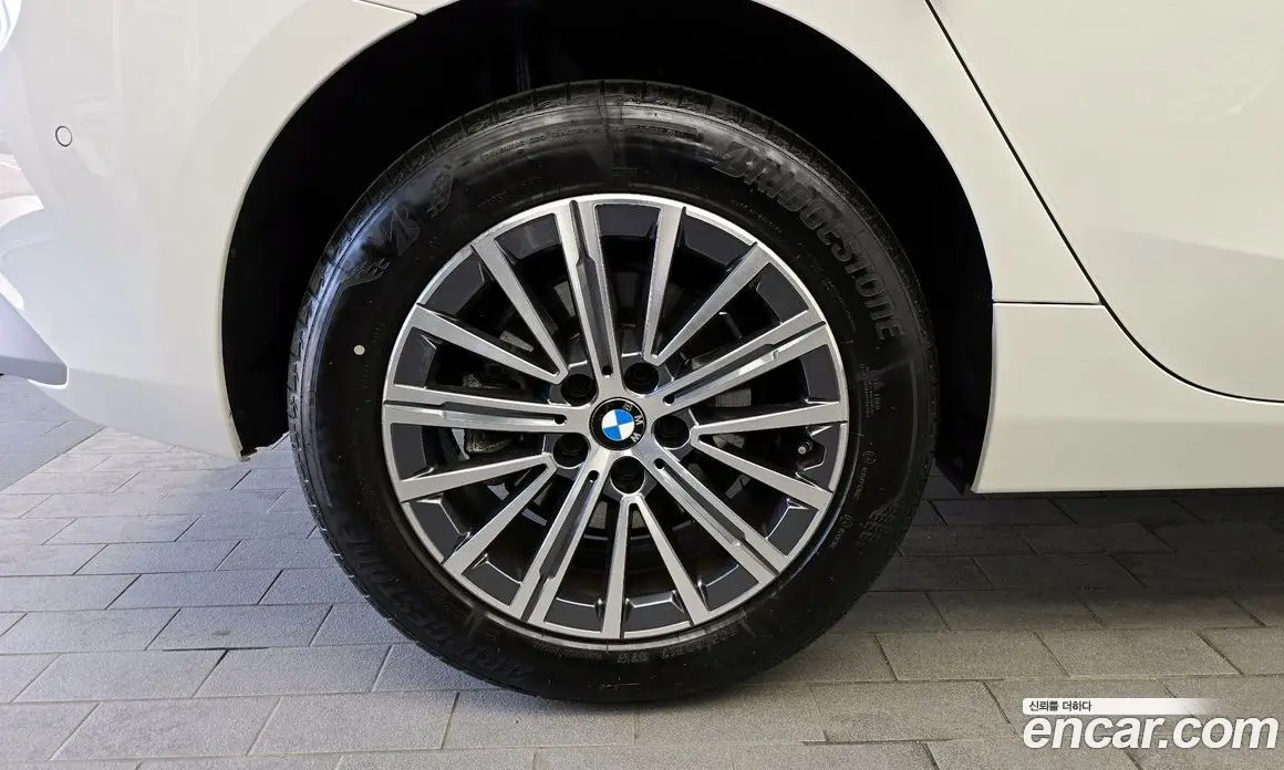 BMW 2 серия 2024 2.0 автомат (гидро), фото 5