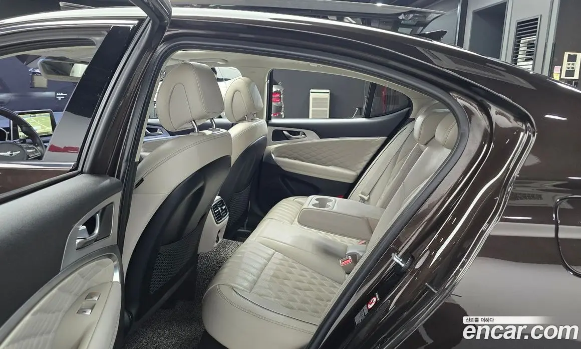Genesis G70 2018 2.2 автомат (гидро), фото 12 Genesis G70 2018 2.2 автомат (гидро), фото 12