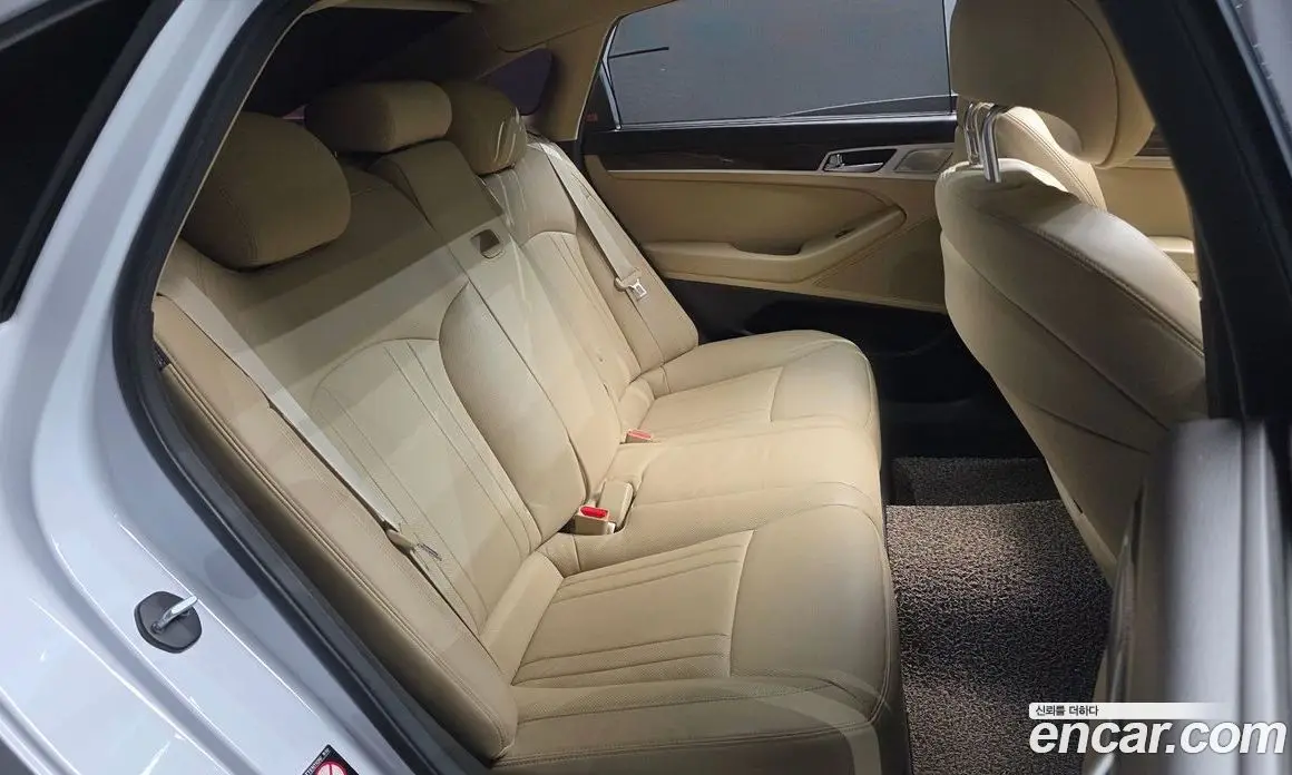 Genesis G80 2018 3.3 автомат (гидро), фото 17 Genesis G80 2018 3.3 автомат (гидро), фото 17