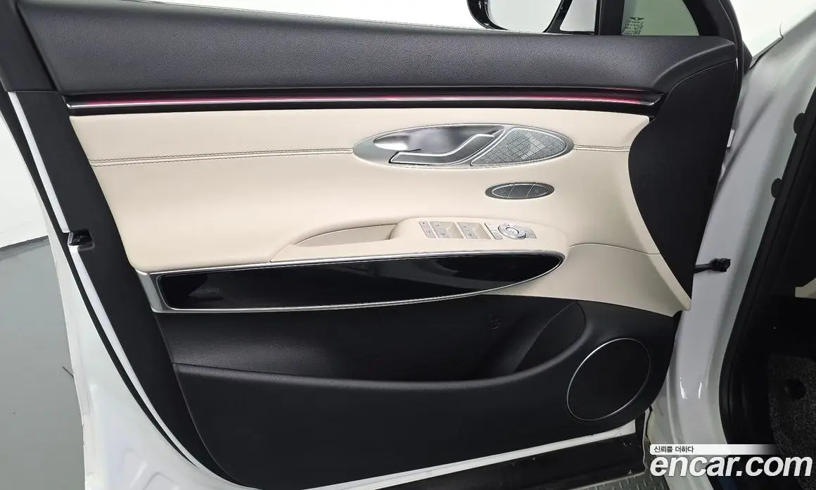 Genesis GV70 2024 2.5 автомат (гидро), фото 14 Genesis GV70 2024 2.5 автомат (гидро), фото 14