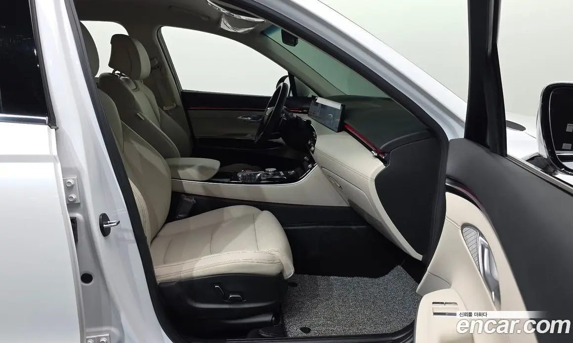 Genesis GV70 2024 2.5 автомат (гидро), фото 17 Genesis GV70 2024 2.5 автомат (гидро), фото 17