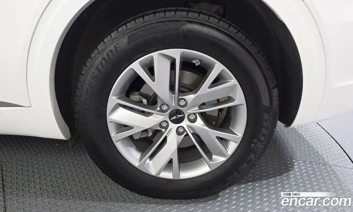 Genesis GV70 2024 2.5 автомат (гидро), фото 7 Genesis GV70 2024 2.5 автомат (гидро), фото 7