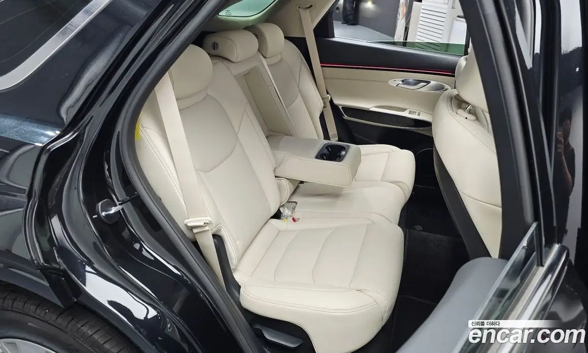 Genesis GV70 2025 2.5 автомат (гидро), фото 16 Genesis GV70 2025 2.5 автомат (гидро), фото 16