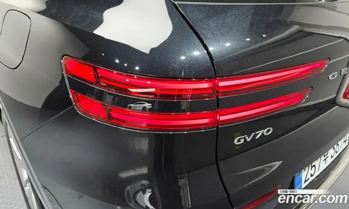 Genesis GV70 2025 2.5 автомат (гидро), фото 9 Genesis GV70 2025 2.5 автомат (гидро), фото 9