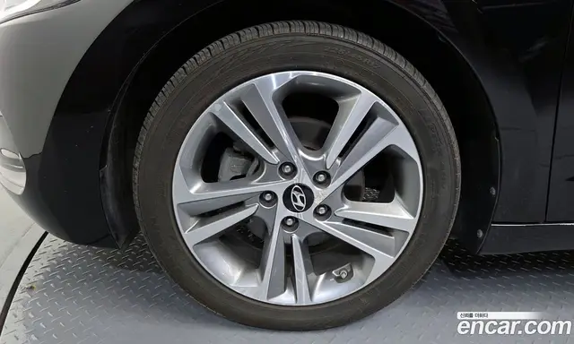 Hyundai Avante 2018 1.6 автомат (гидро), миниатюра 5 Hyundai Avante 2018 1.6 автомат (гидро), миниатюра 5