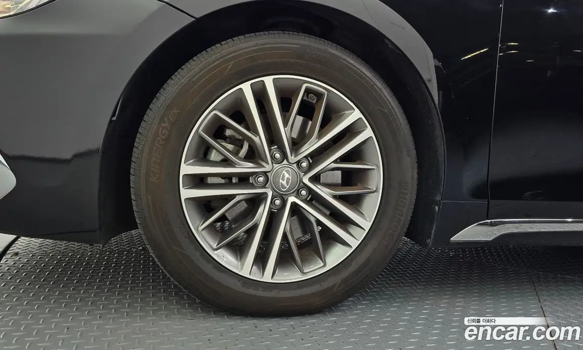 Hyundai Grandeur 2018 2.4 автомат (гидро), фото 5 Hyundai Grandeur 2018 2.4 автомат (гидро), фото 5