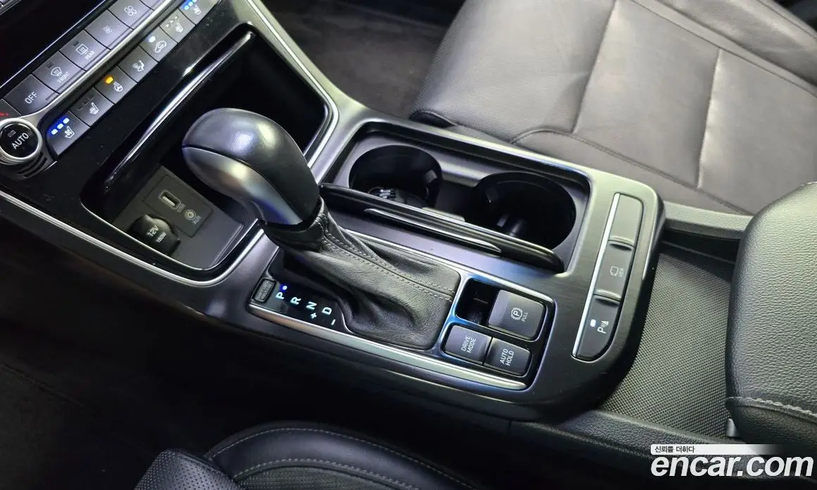 Hyundai Grandeur 2018 2.4 автомат (гидро), фото 9 Hyundai Grandeur 2018 2.4 автомат (гидро), фото 9