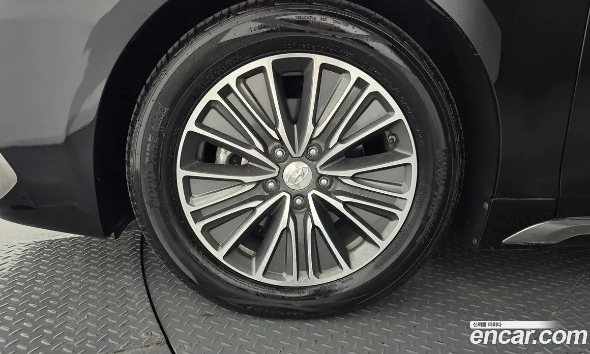 Hyundai Grandeur 2019 2.4 автомат (гидро), фото 5