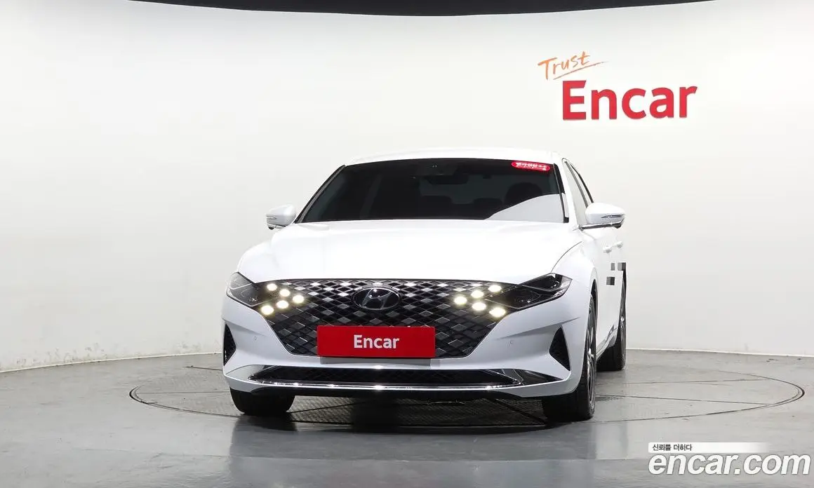 Hyundai Grandeur 2022 2.5 автомат (гидро), фото 2