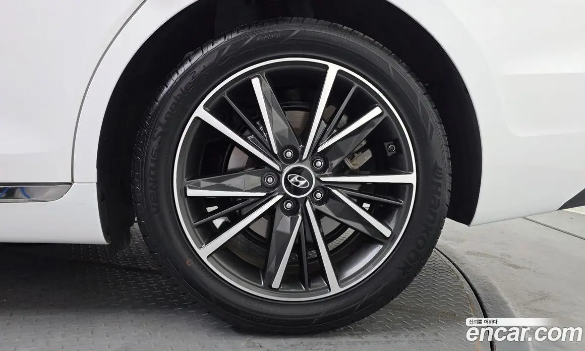 Hyundai Grandeur 2022 2.5 автомат (гидро), фото 6