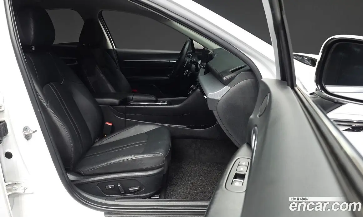 Hyundai Sonata 2023 2.0 автомат (гидро), фото 11