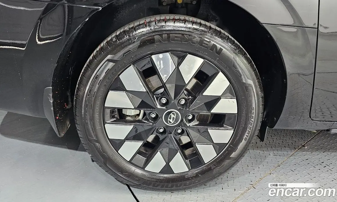 Hyundai Staria 2025 1.6 автомат (гидро), фото 5