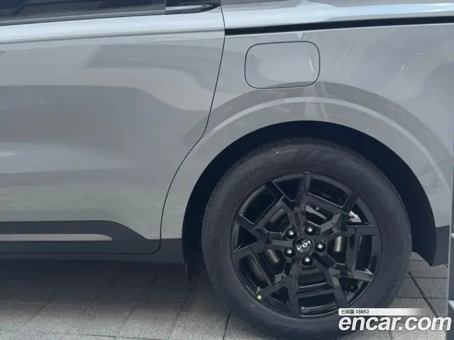 Kia Carnival 2025 1.6 автомат (гидро), миниатюра 4 Kia Carnival 2025 1.6 автомат (гидро), миниатюра 4