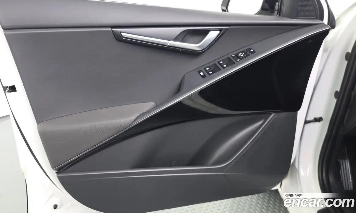 Kia Niro 2023 1.6 автомат (гидро), фото 14 Kia Niro 2023 1.6 автомат (гидро), фото 14