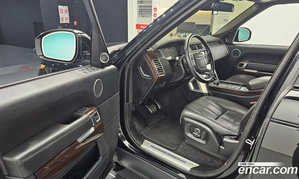 Land Rover Range Rover 2016 5.0 автомат (гидро), фото 12 Land Rover Range Rover 2016 5.0 автомат (гидро), фото 12