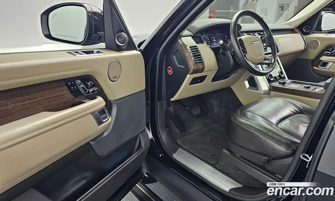 Land Rover Range Rover 2021 3.0 автомат (гидро), фото 12
