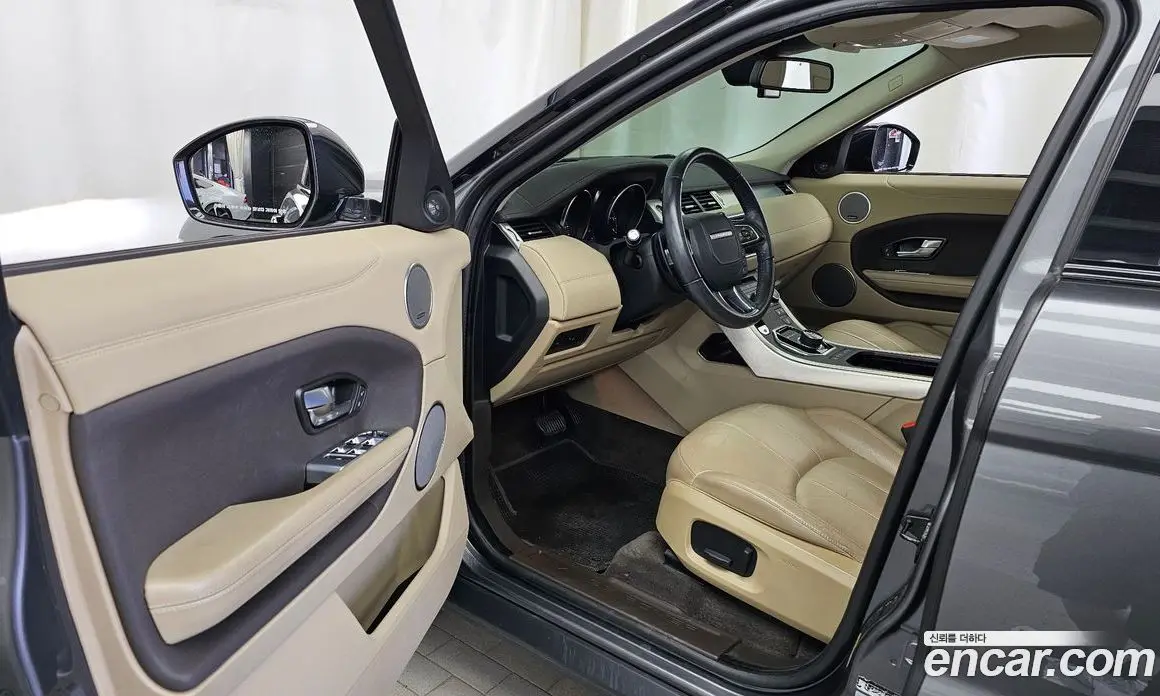 Land Rover Range Rover Evoque 2018 2.0 автомат (гидро), фото 13 Land Rover Range Rover Evoque 2018 2.0 автомат (гидро), фото 13