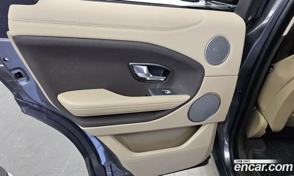 Land Rover Range Rover Evoque 2018 2.0 автомат (гидро), фото 15 Land Rover Range Rover Evoque 2018 2.0 автомат (гидро), фото 15