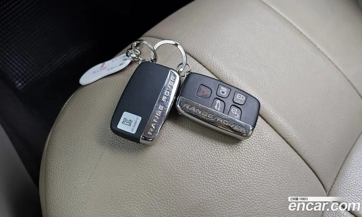 Land Rover Range Rover Evoque 2018 2.0 автомат (гидро), фото 16 Land Rover Range Rover Evoque 2018 2.0 автомат (гидро), фото 16