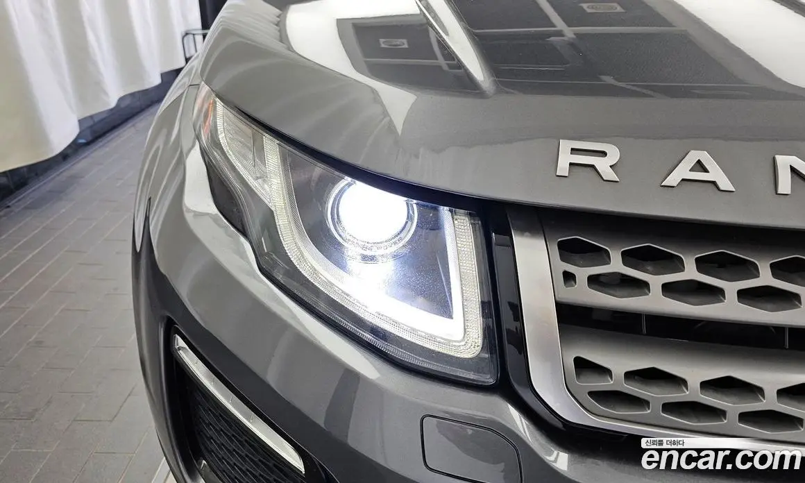 Land Rover Range Rover Evoque 2018 2.0 автомат (гидро), фото 8 Land Rover Range Rover Evoque 2018 2.0 автомат (гидро), фото 8