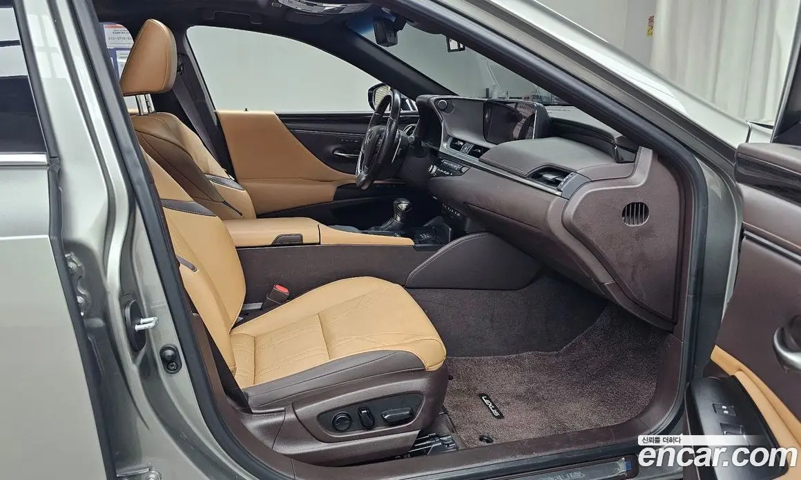 Lexus ES 2021 2.5 автомат (гидро), фото 17 Lexus ES 2021 2.5 автомат (гидро), фото 17