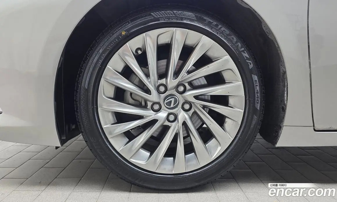 Lexus ES 2021 2.5 автомат (гидро), фото 5 Lexus ES 2021 2.5 автомат (гидро), фото 5