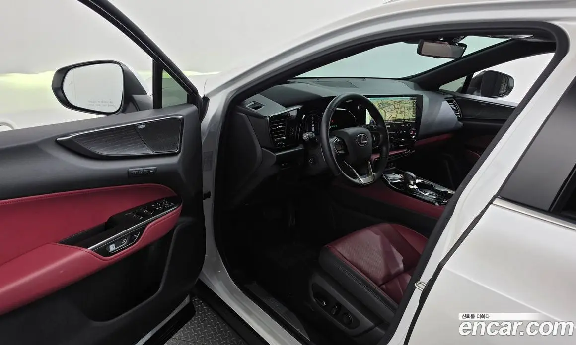 Lexus NX 2024 2.5 автомат (гидро), фото 13