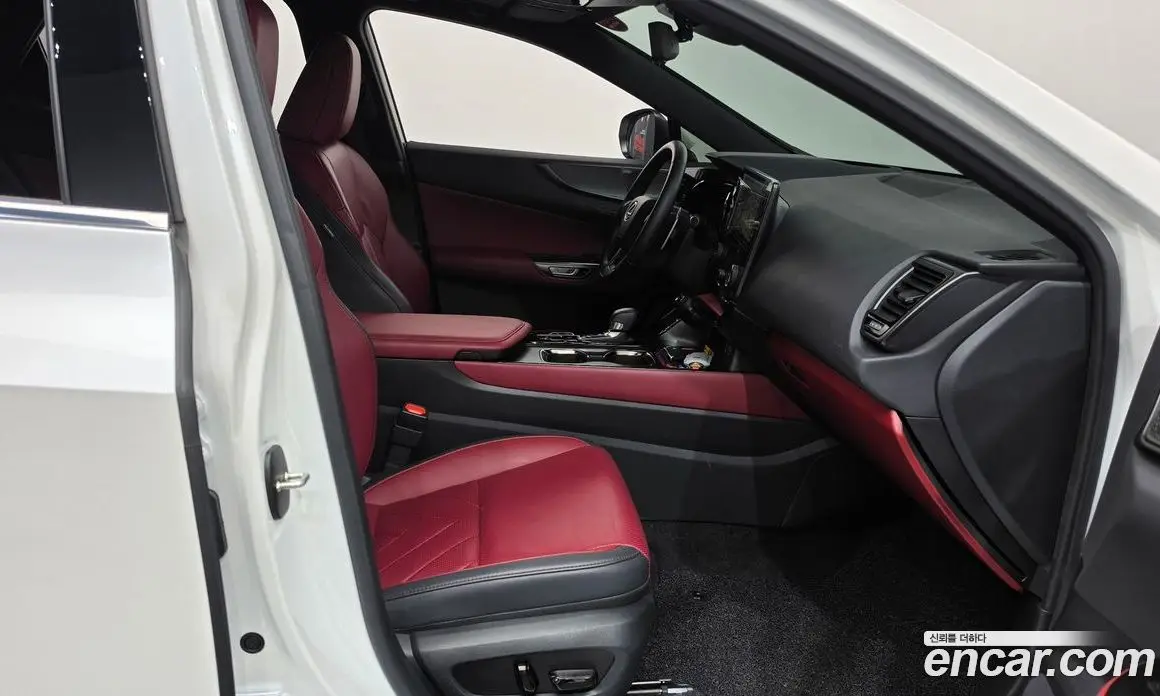 Lexus NX 2024 2.5 автомат (гидро), фото 16