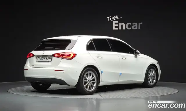 Mercedes-Benz A-Class 2019 2.0 автомат (гидро), миниатюра 2 Mercedes-Benz A-Class 2019 2.0 автомат (гидро), миниатюра 2
