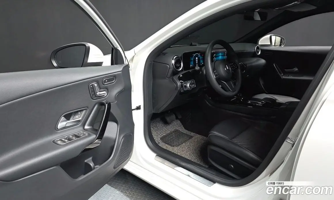 Mercedes-Benz A-Class 2019 2.0 автомат (гидро), фото 13 Mercedes-Benz A-Class 2019 2.0 автомат (гидро), фото 13