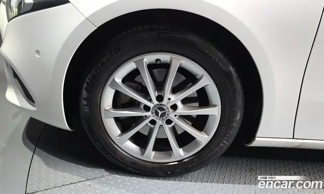 Mercedes-Benz A-Class 2019 2.0 автомат (гидро), миниатюра 5 Mercedes-Benz A-Class 2019 2.0 автомат (гидро), миниатюра 5