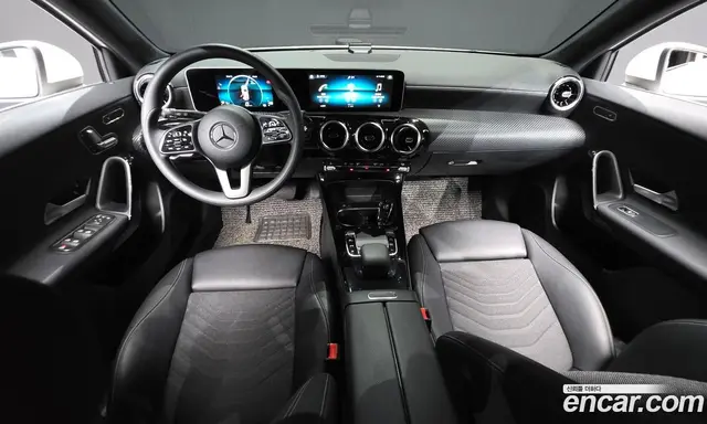 Mercedes-Benz A-Class 2019 2.0 автомат (гидро), миниатюра 10 Mercedes-Benz A-Class 2019 2.0 автомат (гидро), миниатюра 10