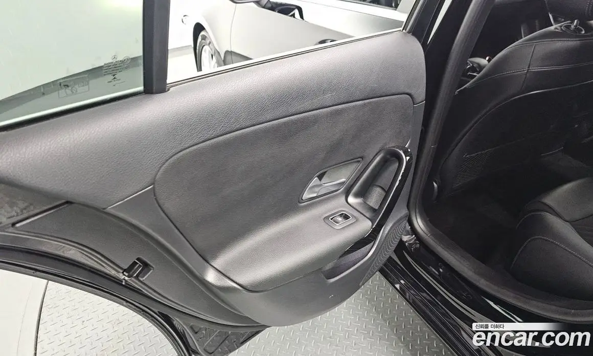 Mercedes-Benz A-Class 2020 2.0 автомат (гидро), фото 15