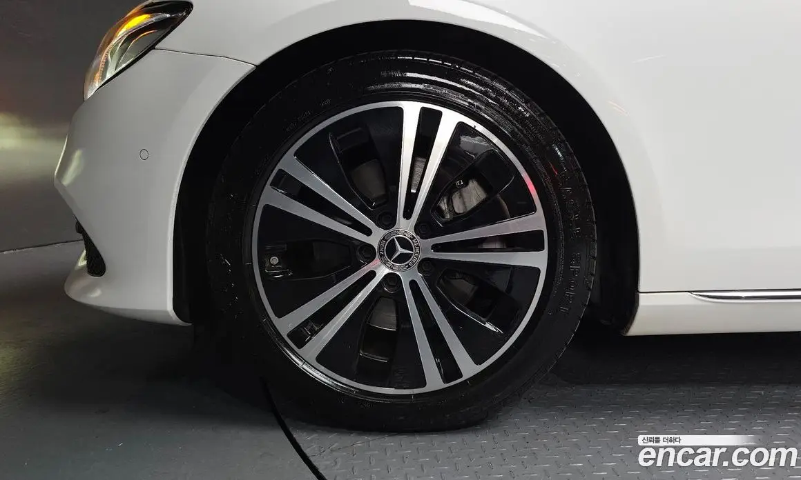Mercedes-Benz E-Class 2017 1.9 автомат (гидро), фото 4 Mercedes-Benz E-Class 2017 1.9 автомат (гидро), фото 4