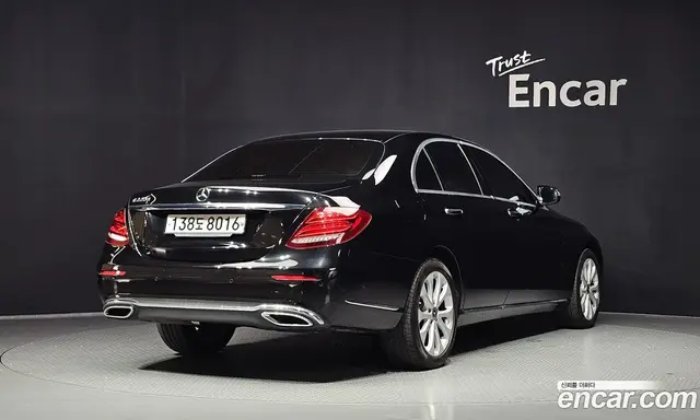 Mercedes-Benz E-Class 2019 1.9 автомат (гидро), миниатюра 2