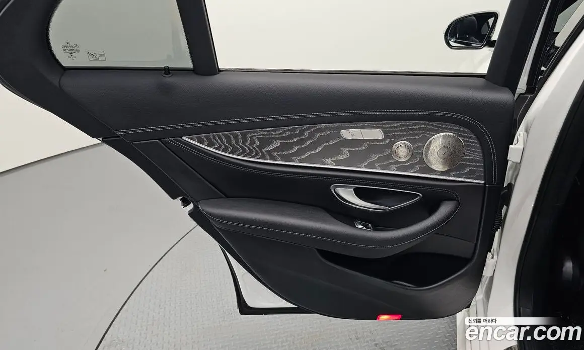 Mercedes-Benz E-Class 2023 2.0 автомат (гидро), фото 15 Mercedes-Benz E-Class 2023 2.0 автомат (гидро), фото 15